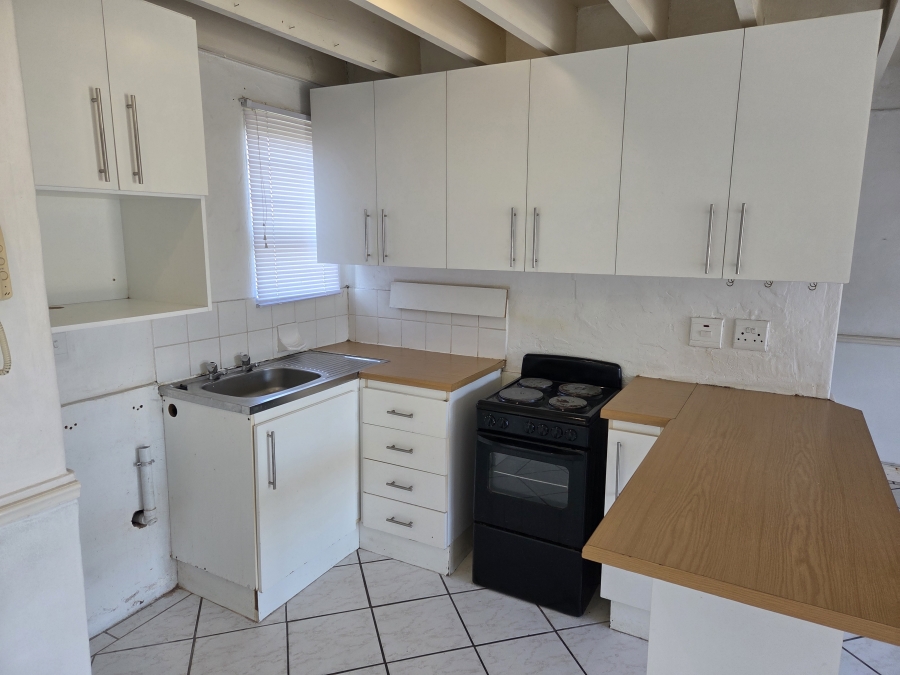 To Let 1 Bedroom Property for Rent in Humewood Eastern Cape